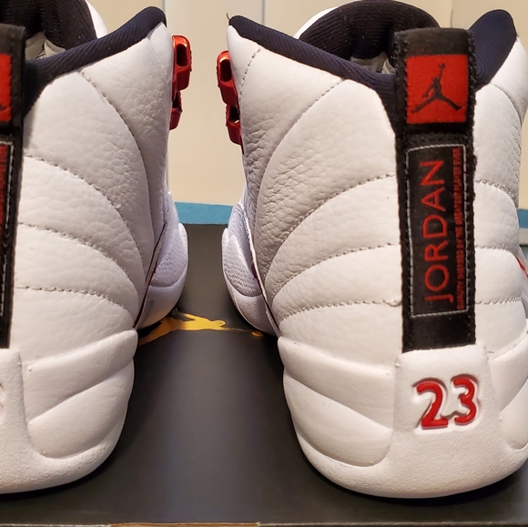 Air Jordan 12 “Twist” Color: White/University Red-BlackStyle Size: 5Y = 6.5 WMNS - Picture 7 of 15